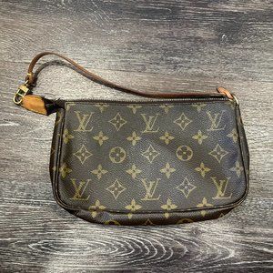 Authentic Louis Vuitton Pouchette